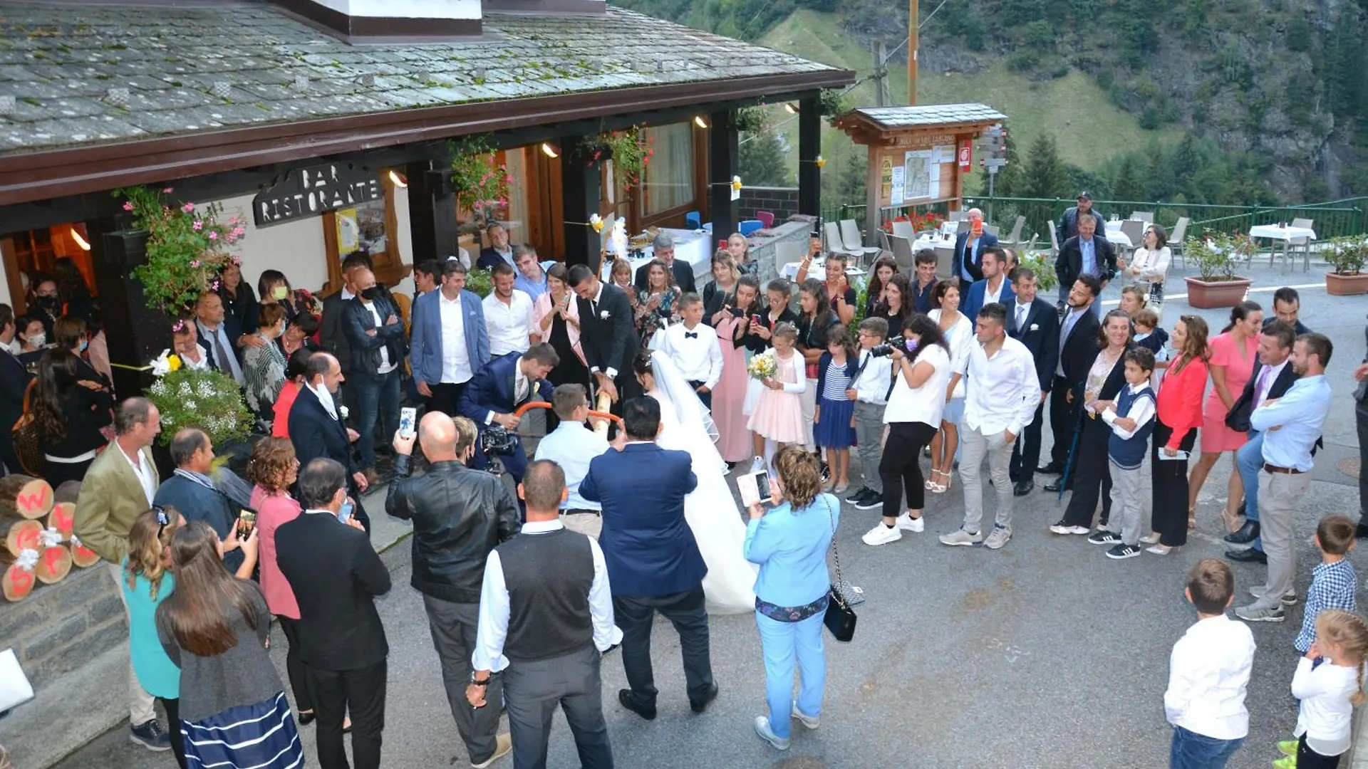 Albergo Vallunga Tartano 3*,  Italy