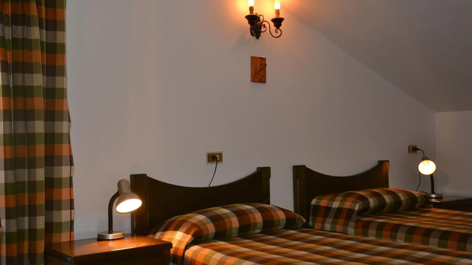 Albergo Vallunga Tartano 3*,  Italy