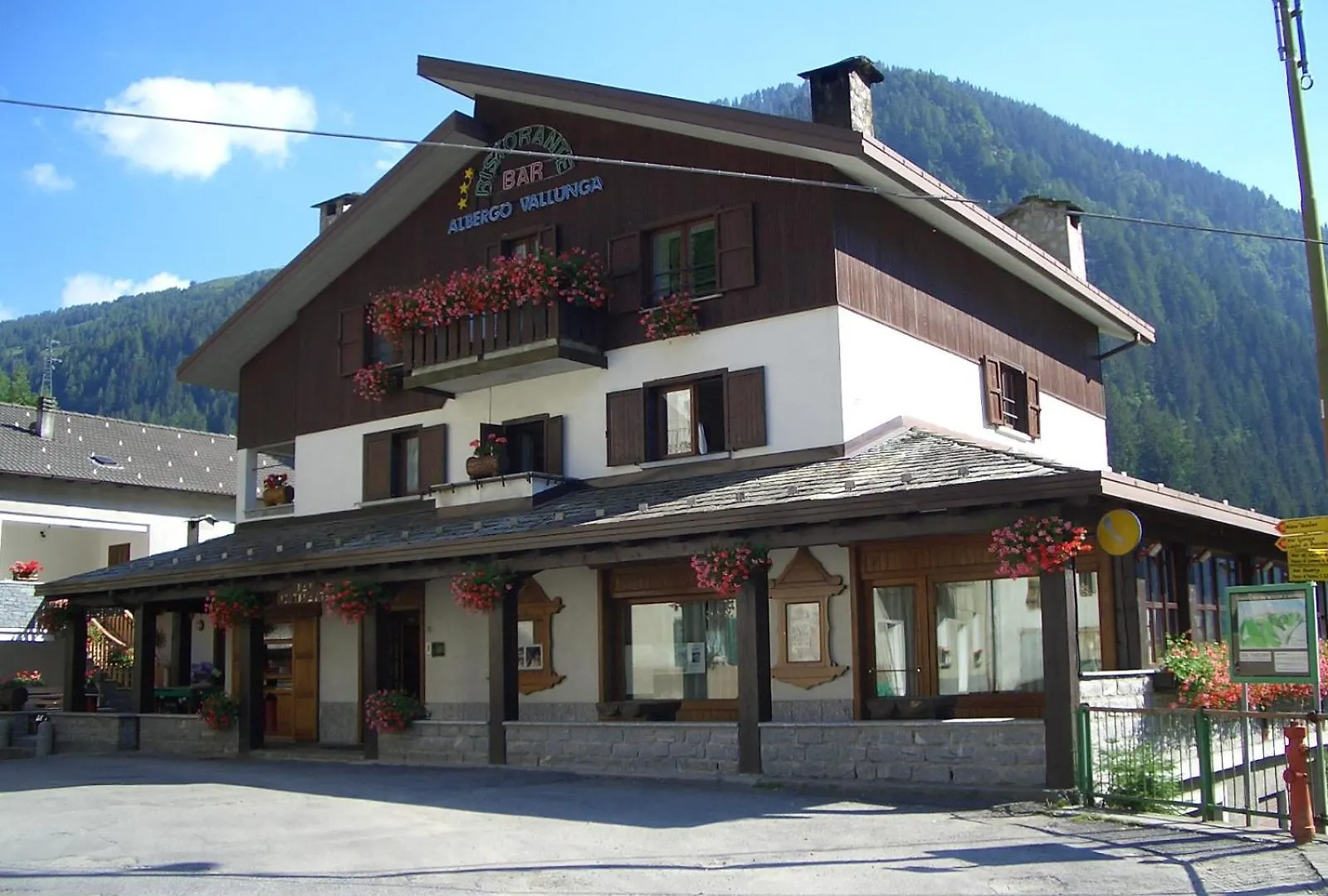Albergo Vallunga location